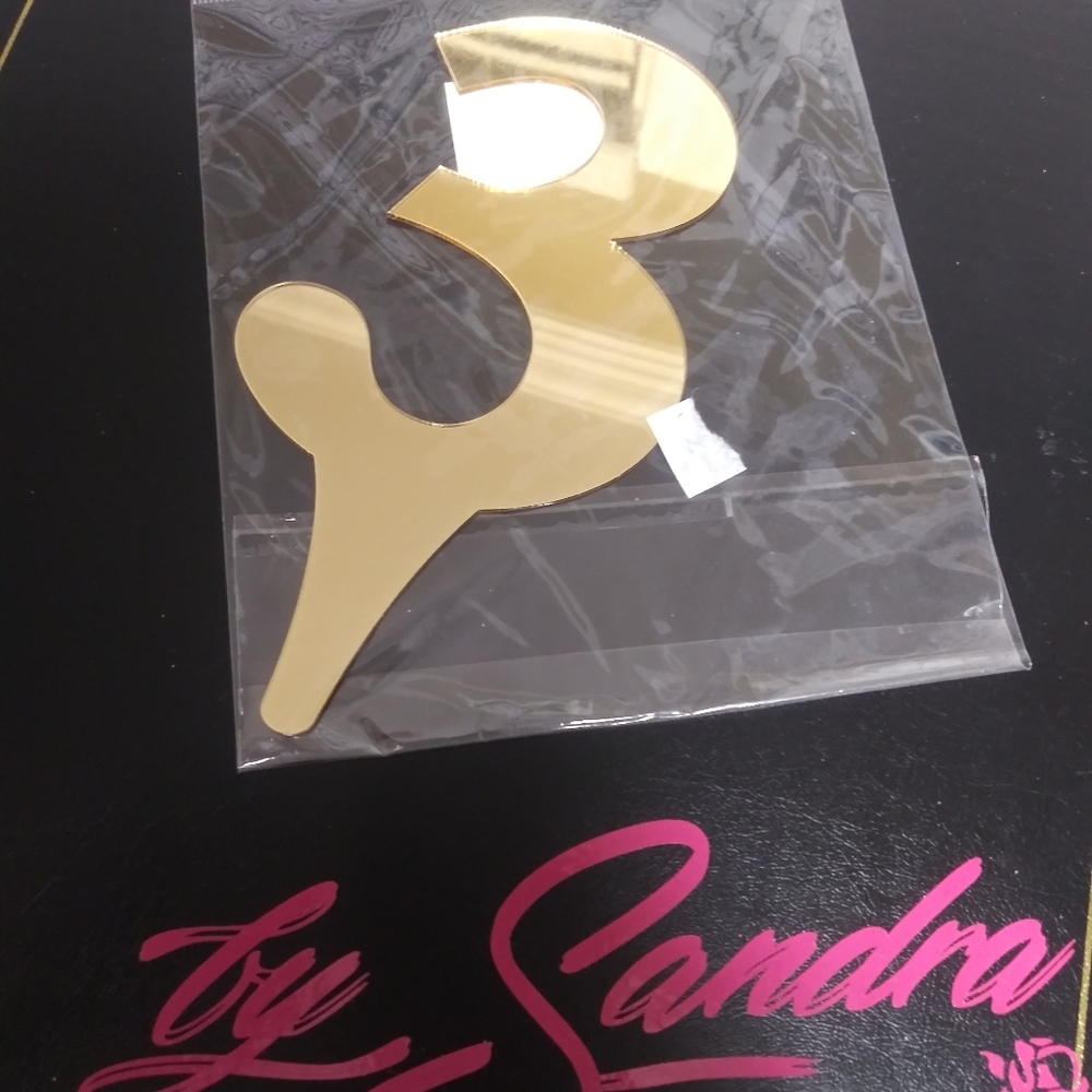 Cake topper